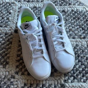 Men’s Nike casual shoes (white, size 11)